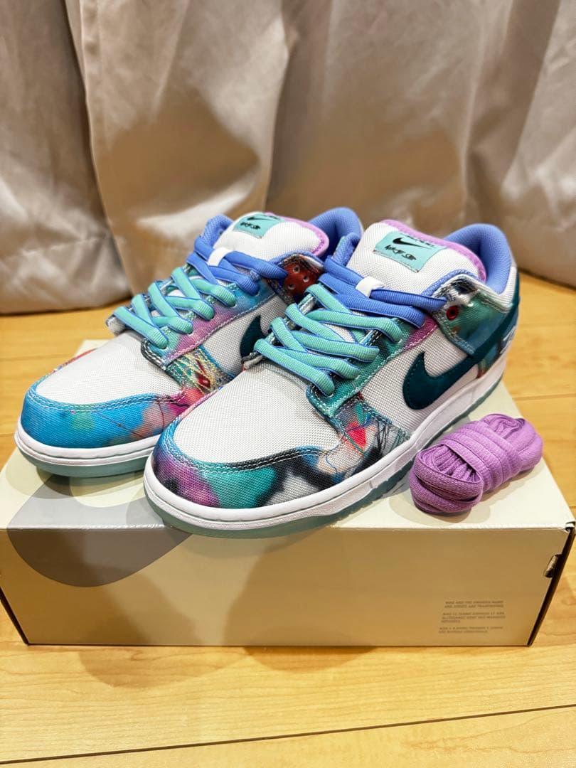 靴 Nikesb dunk low pro QS Futura