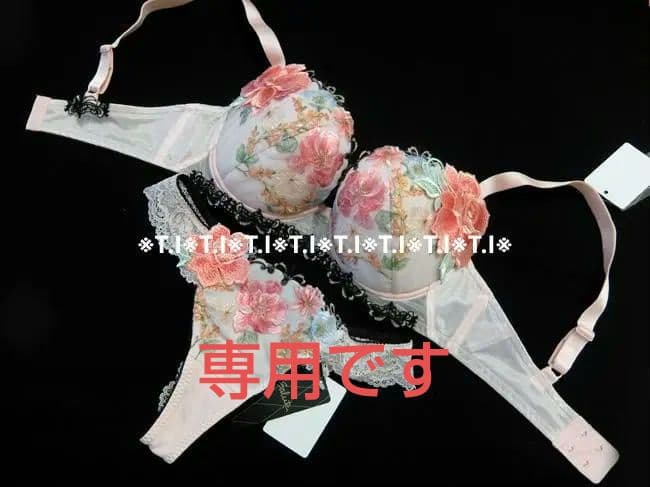 サルート/セックスアンドザシティ　E65＆ソングショーツM　RP　93他1点