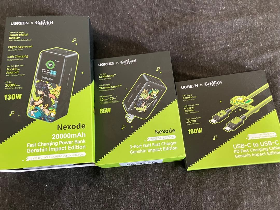 UGREEN 原神 キィニチモデルモバイルバッテリー、充電器、コード