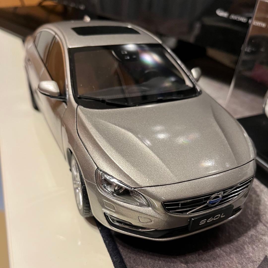 CSM 1/18 Volvo ボルボ S60L グレーメタリック