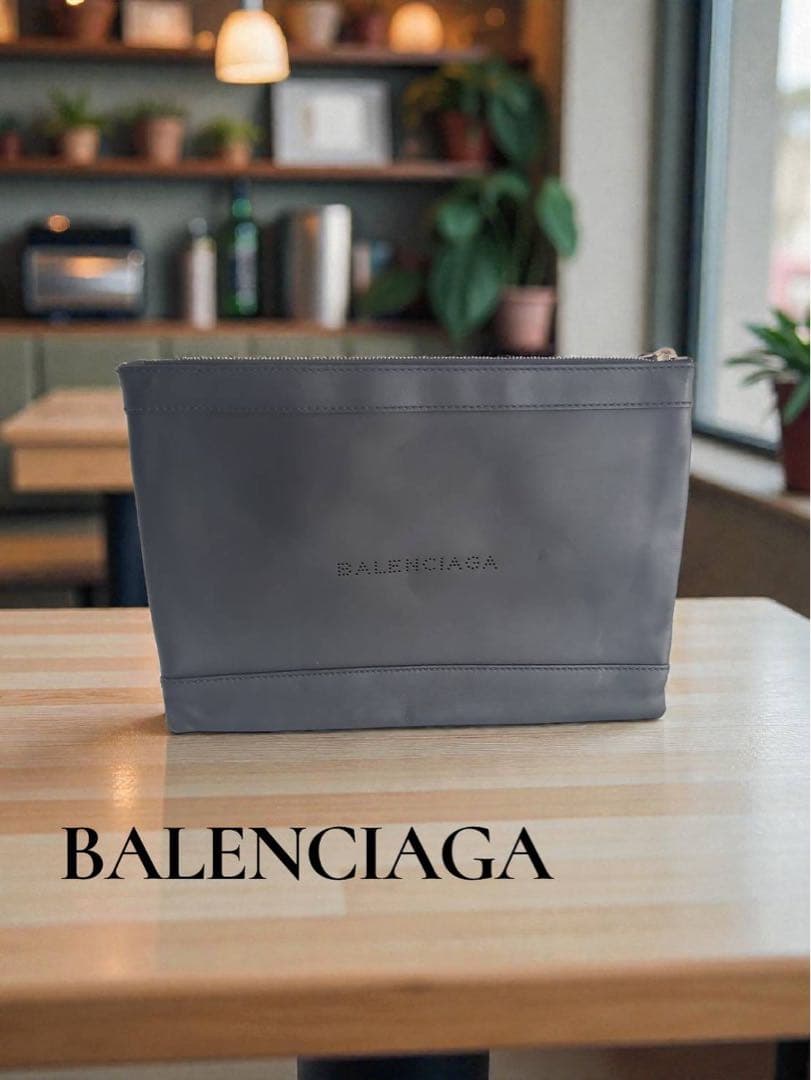 BALENCIAGA バレンシアガ クラッチバッグ レザー ポーチ - メルカリ