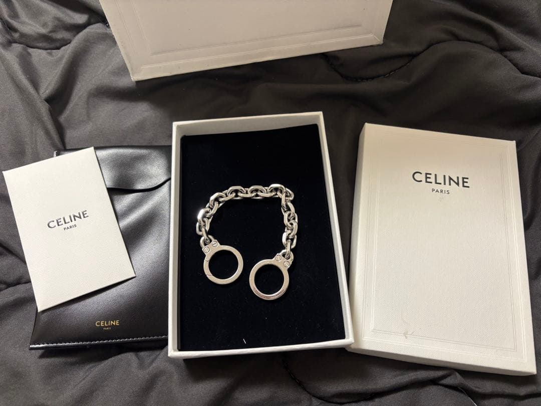 CELINE ハンドカフブレスレット　HYDE着用