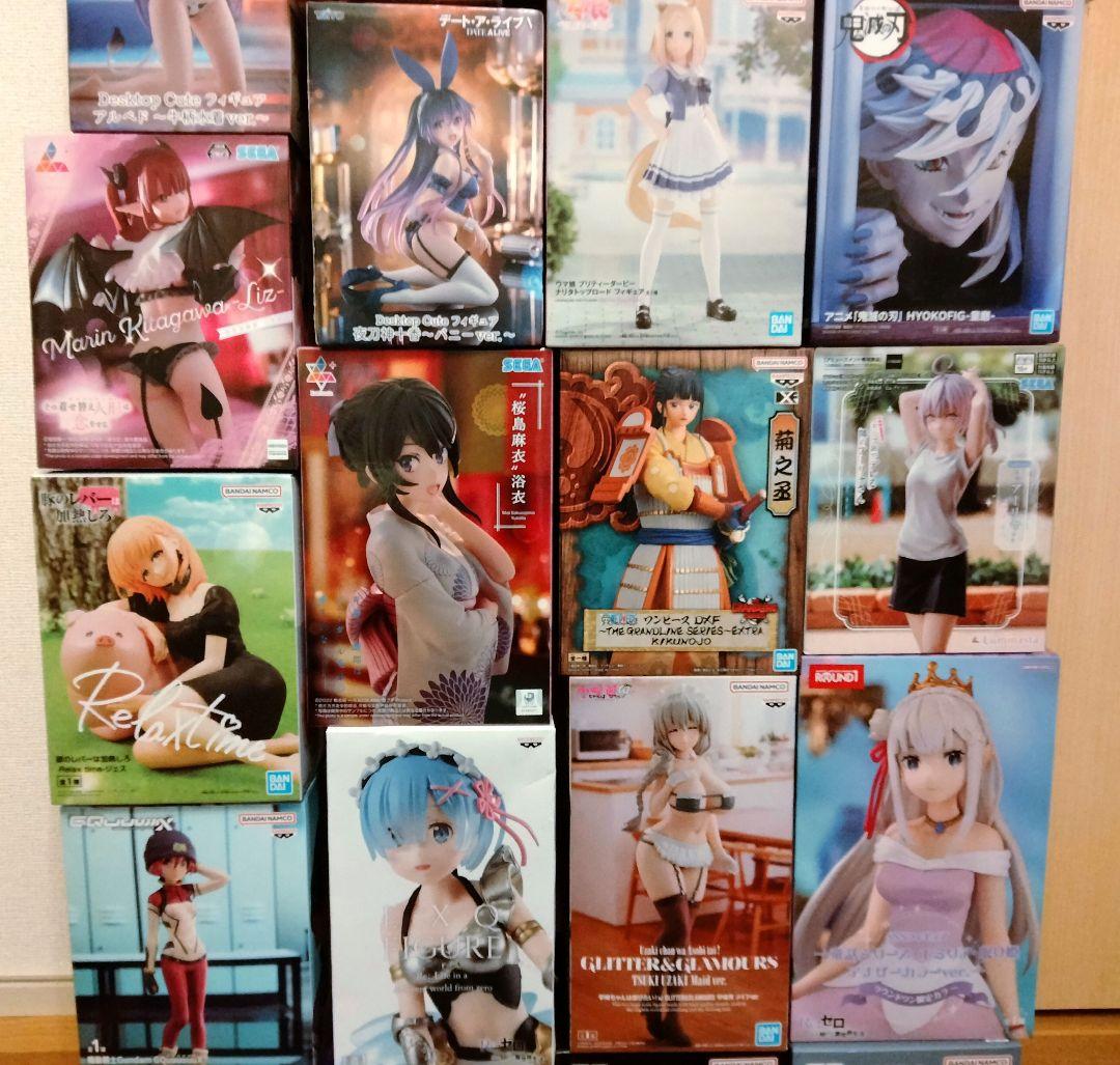 【激得価格】２２個まとめ売り　オカルン、南雲、レム、エミリア、初音ミク他 バラ可