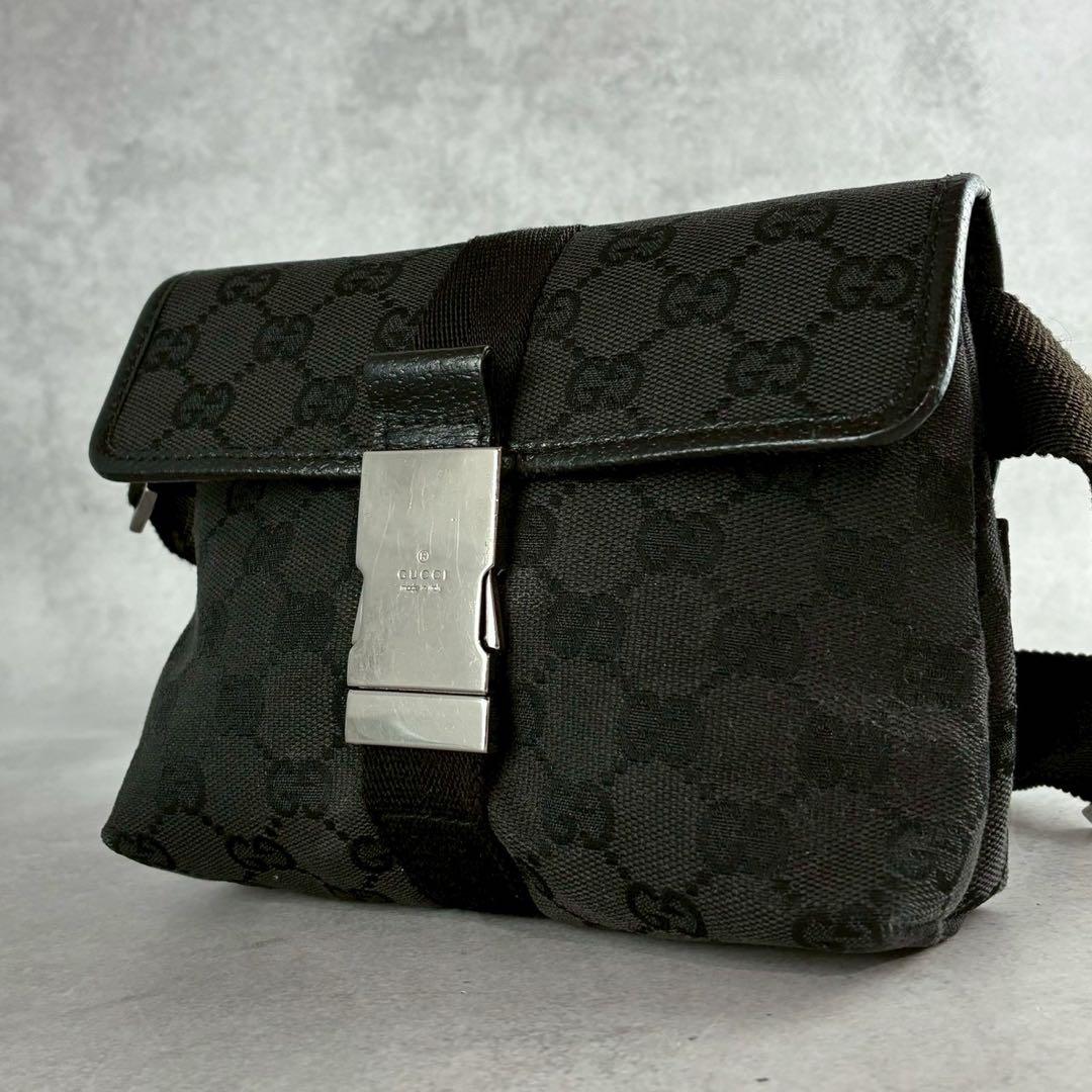極美品/希少色 グッチ GG キャンバス ボディバッグ レザー ブラック 総柄