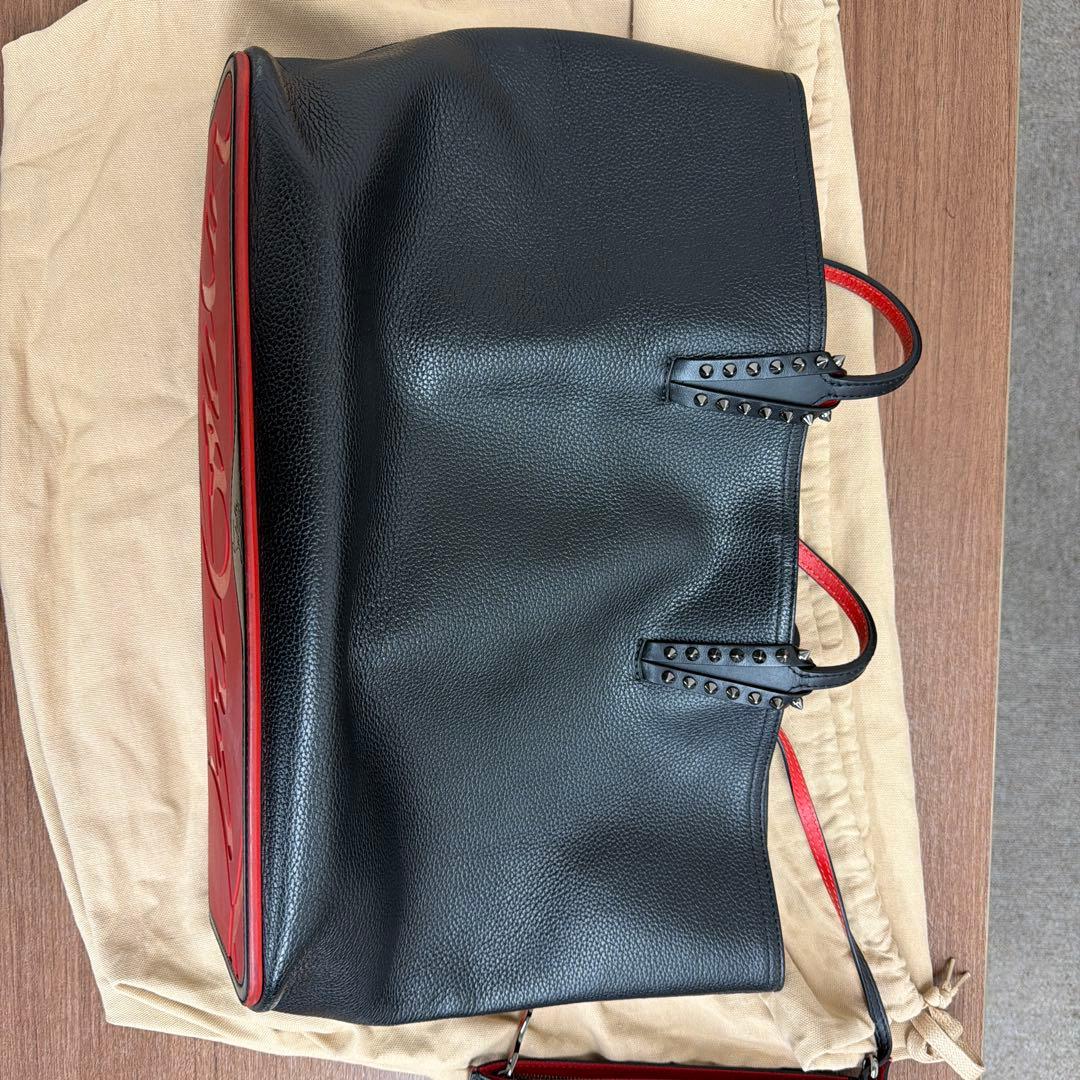 スタッズ付き黒レザートートバッグ