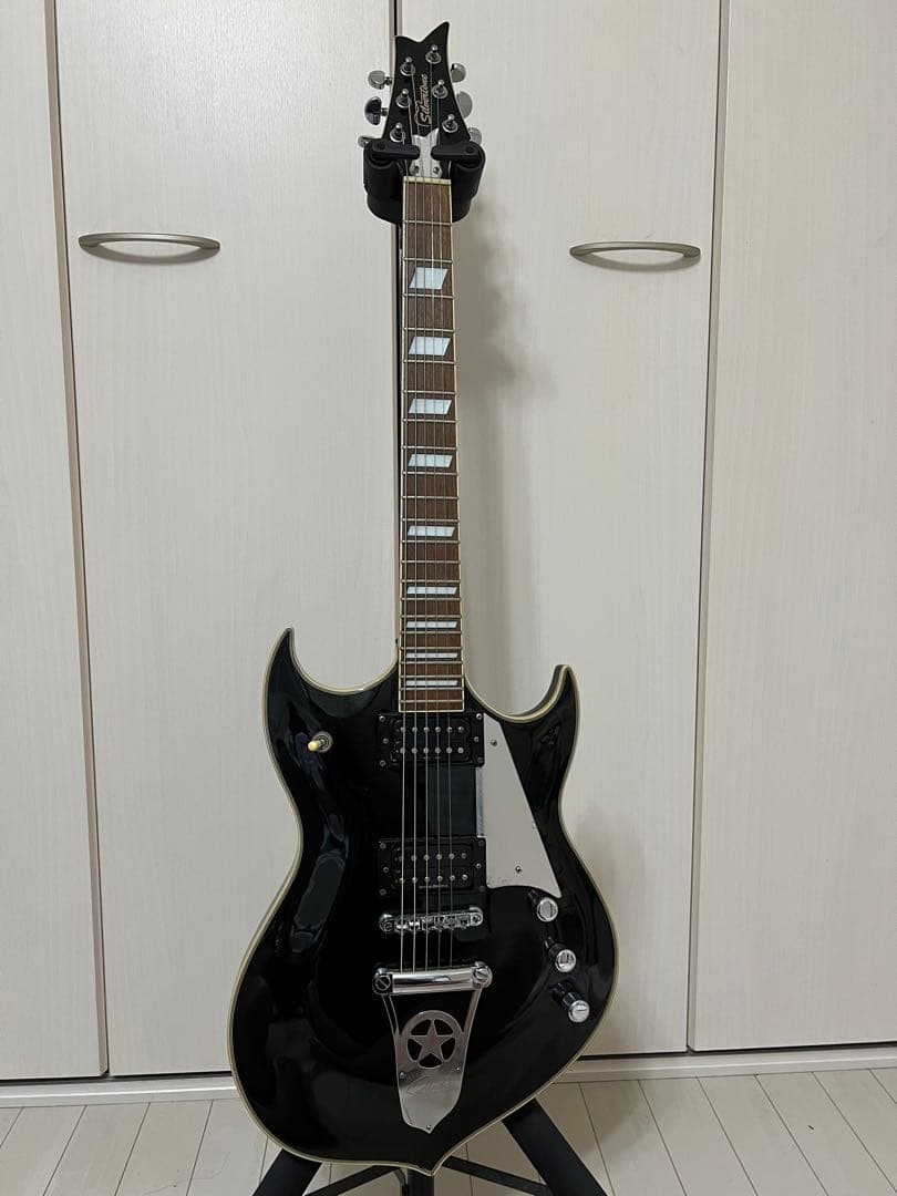 KISS★Silvertone★KISS★ポールスタンレー シグネイチャーモデル Ibanezからシルバー・スパークルをまとったポール・スタンレー（KISS
