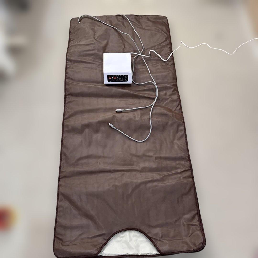 【業務用・美品】滝汗ヒートマット ゲルマ&遠赤外線ヒートマット 滝汗ヒートマット ゲルマ&遠赤外線ヒートマット4(三つ折り) | ヒート