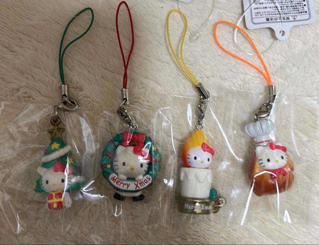 レア　ハローキティ　コンビニ限定　クリスマスストラップ4点　コンプリート　根付け