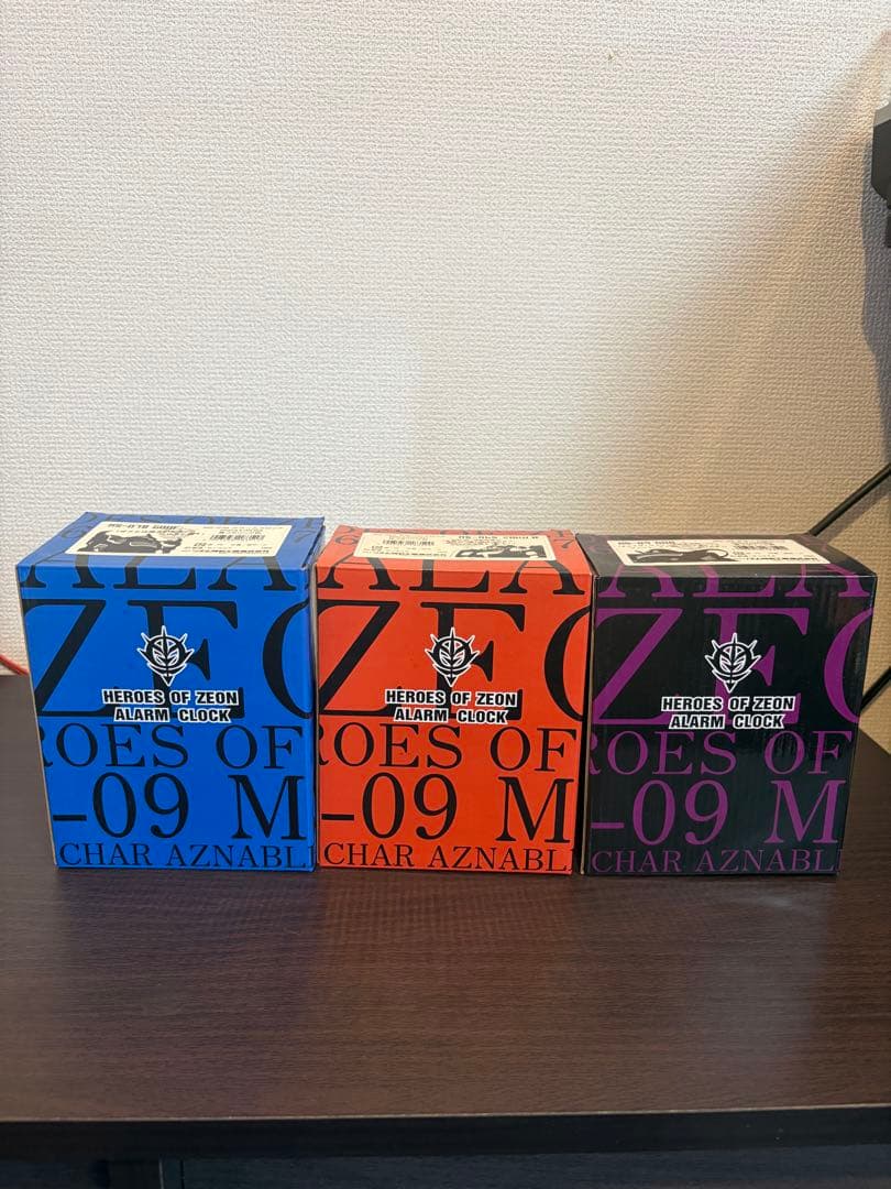 ガンダム　シャア専用ザク　グフ　ドム　目覚まし時計3点セット