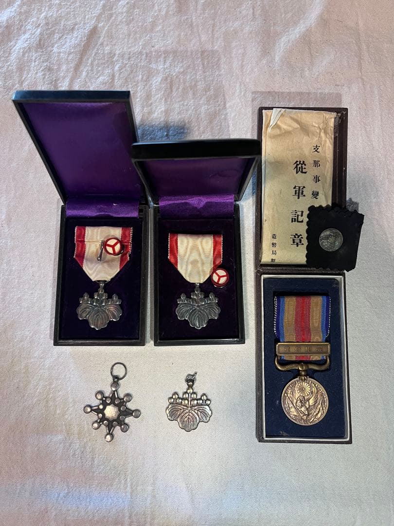 勲章 勲八等　支那事変従軍記章　等