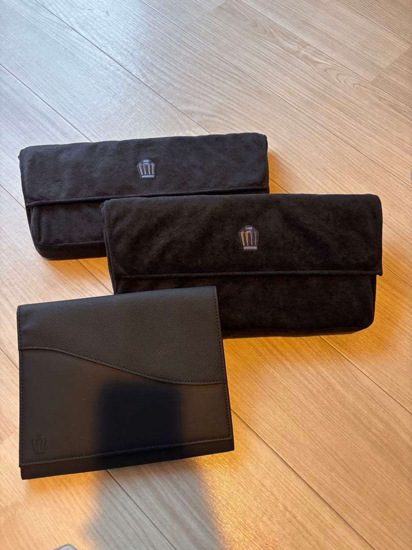 新型クラウンセダン　フットレスト　車検証入れセット