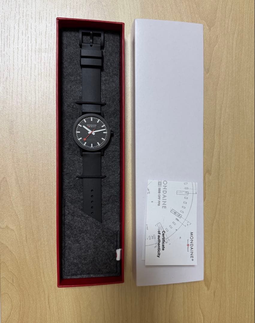 MONDAINE Classic ブラックアナログ時計 エッセンス 41mm ブラックダイヤル – MONDAINE JAPAN ONLINE STORE