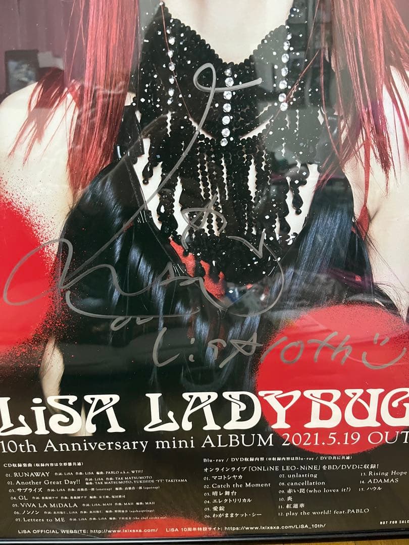 LiSA】 LADYBUG 直筆サイン入りポスター - メルカリ