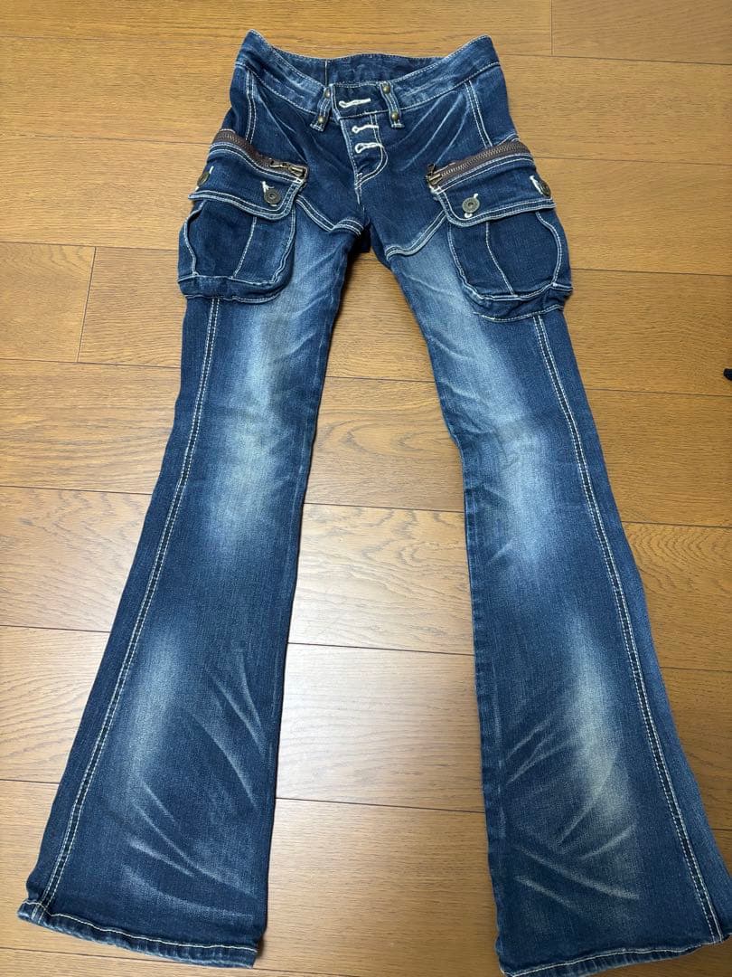 d.i.a ダークブルーフレアパンツ サイドポケット付き 別注〈Dickies〉！フレアパンツが登場！！｜ビームス ボーイ 原宿｜BEAMS