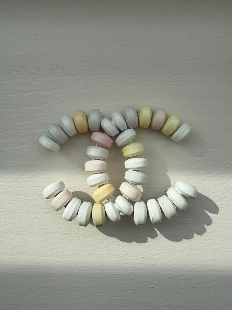 CHANEL CCロゴブローチ パステルカラー