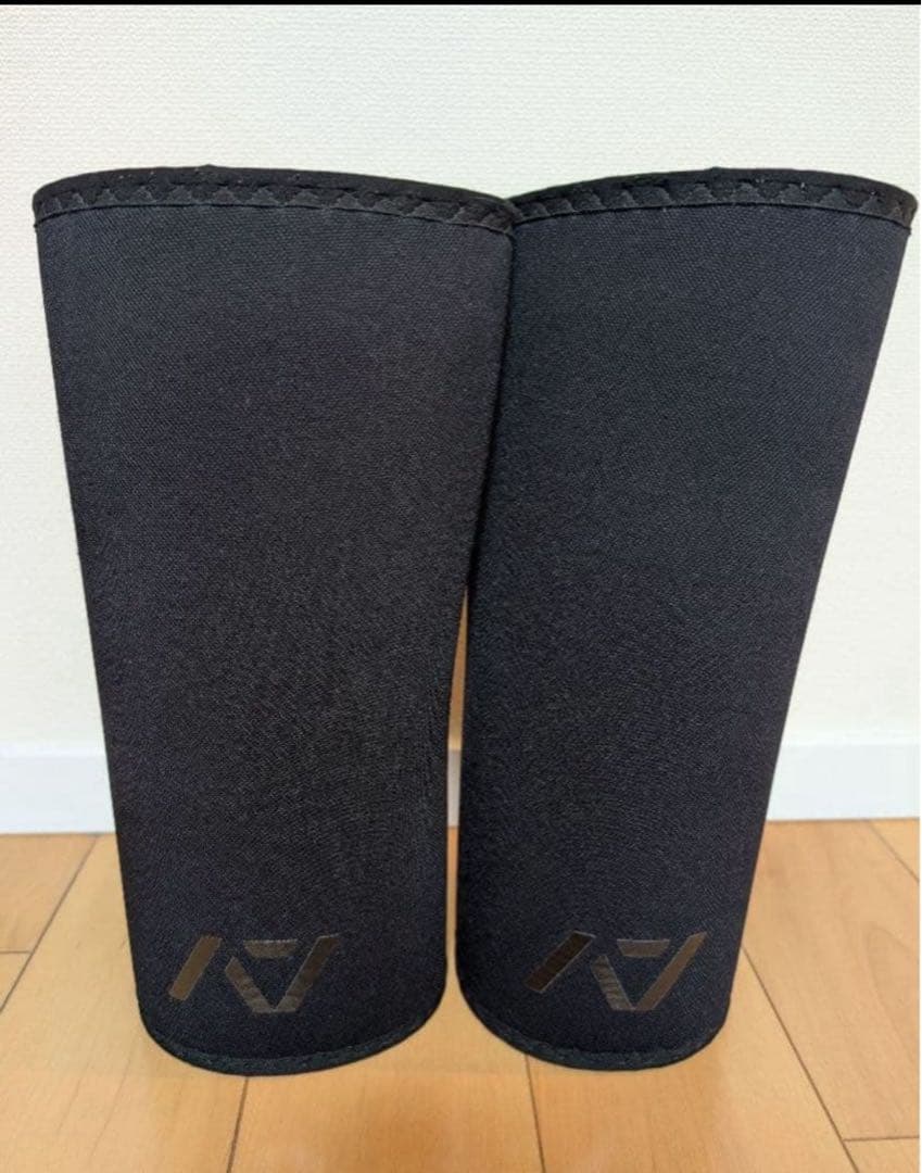 a7 Rigor Mortis ニースリーブ Lサイズ（ブラック） A7 Hourglass ニースリーブ IPF Approved『Stealth』Rigor Mortis – A7