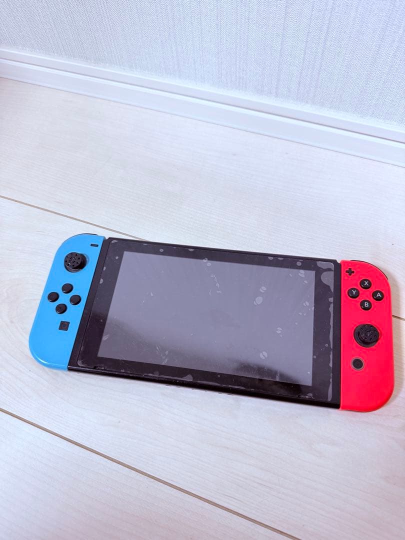 Nintendo Switch 青/赤 本体のみ - メルカリ