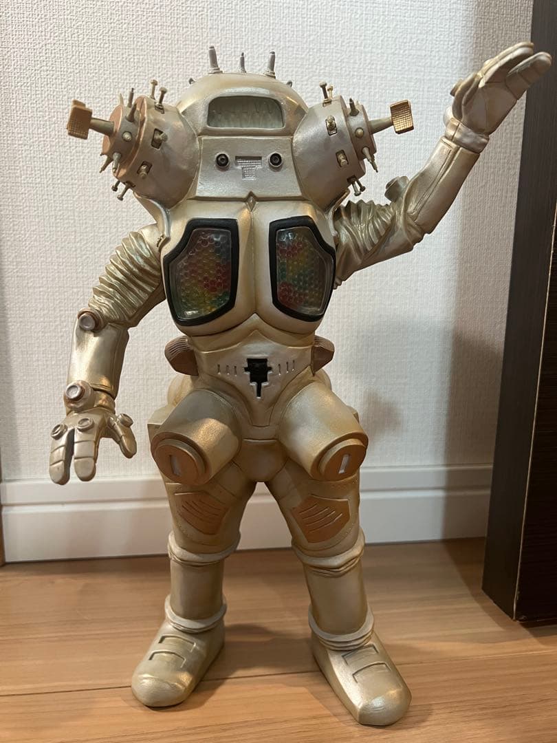 CCP宇宙ロボットキングジョー2.0Ver. ※破損あり Amazon | CCP 1/6特撮シリーズ 宇宙ロボット キングジョー 2.0 Ver. 1