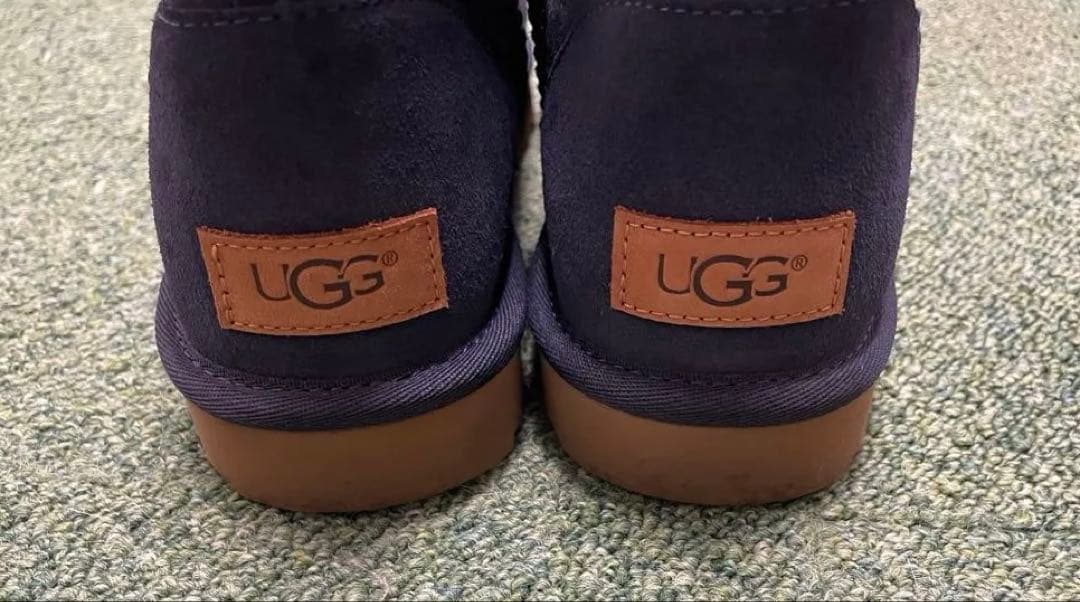 UGG ネイビー ムートンブーツ 最終値下げ！ - メルカリ