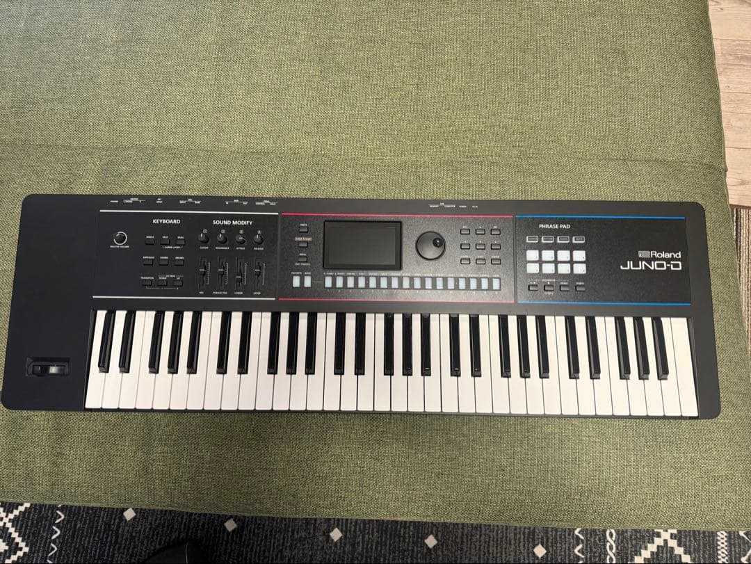 Roland JUNO-D 61鍵シンセサイザー(非純正ケース付)