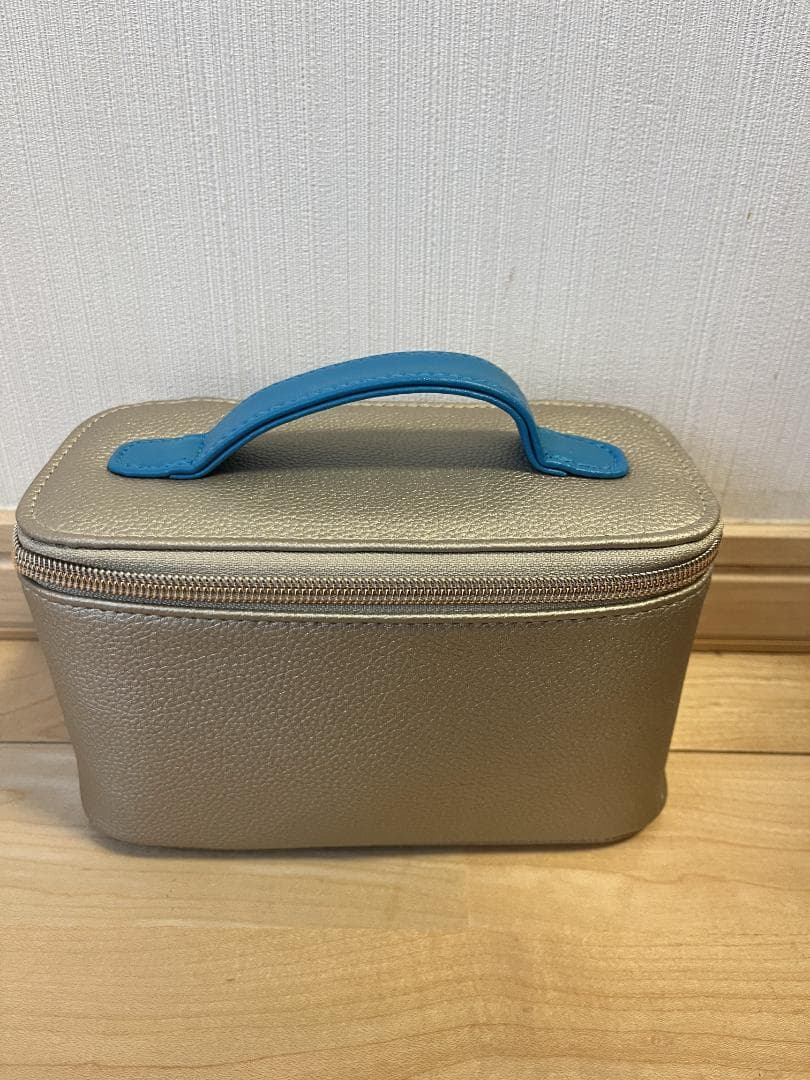 【新品未開封】エミレーツ航空 ファーストクラス ブルガリ 化粧ポーチ