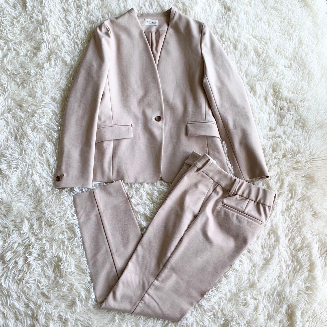 プラステ セットアップ ノーカラー ベージュ パンツ ストレッチ　S