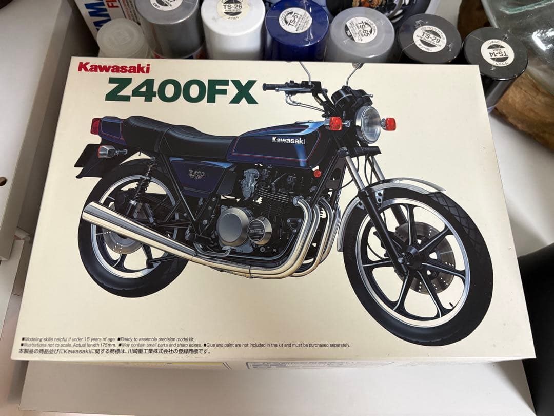 希少/レア】1/12 YAMAHA YZR-M1 '09 ロッシ人形・塗料付き - メルカリ