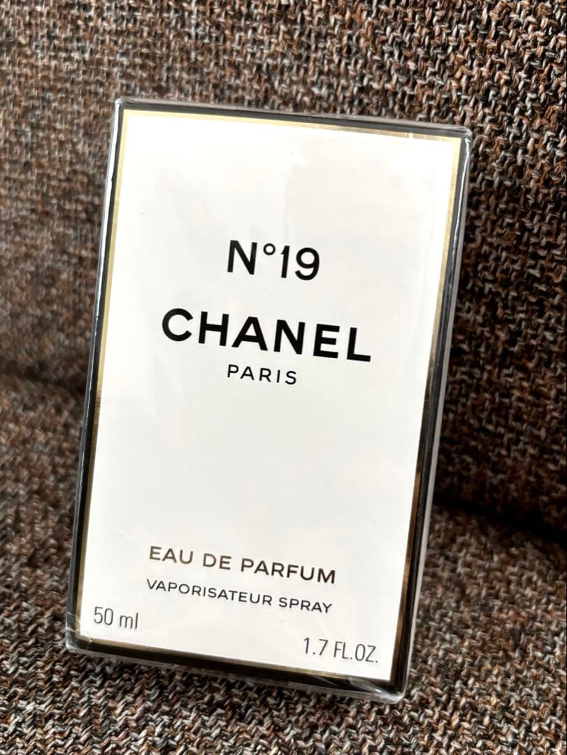 CHANEL N°19 Eau de Parfum 50ml N°19 Eau De Parfum Spray (EDP) - 3.4 FL. OZ. | CHANEL