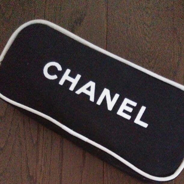 シャネル　ポーチ　新品　17まで