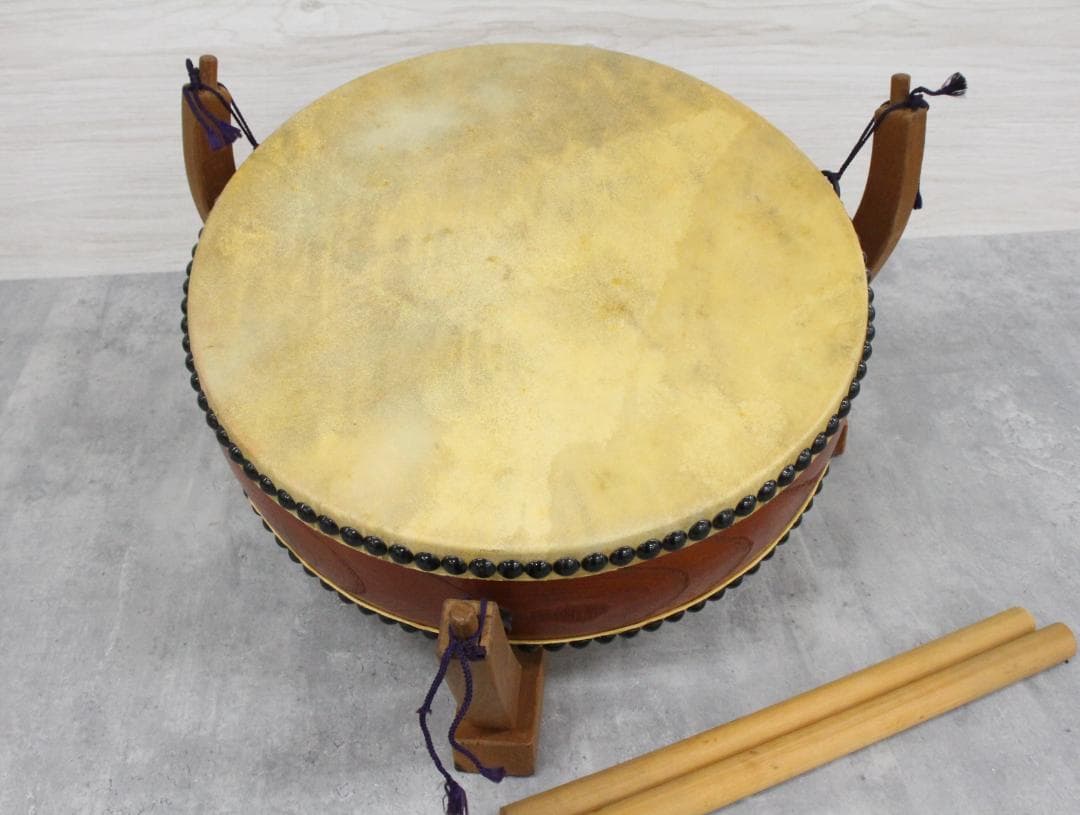 ▲岡田屋太鼓店 平太鼓 固定台・バチ付き 直径約39㎝ 和楽器 打楽器