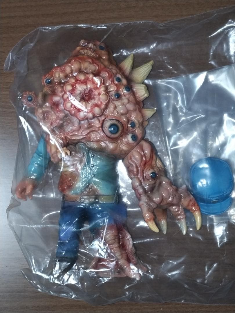 PROFESSOR A CRAZY KAIJU スティーブン03 ソフビ