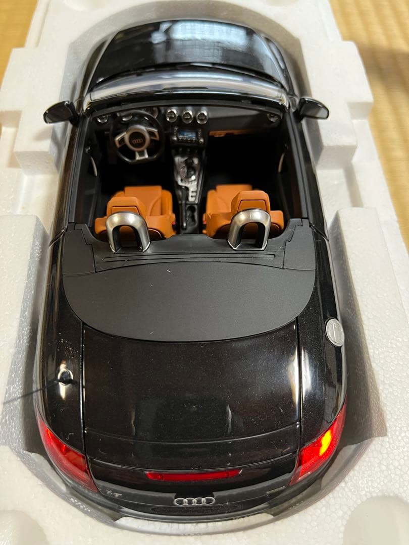 ミニチャンプス AUDI TT ROADSTER 2006 AUTOart - メルカリ