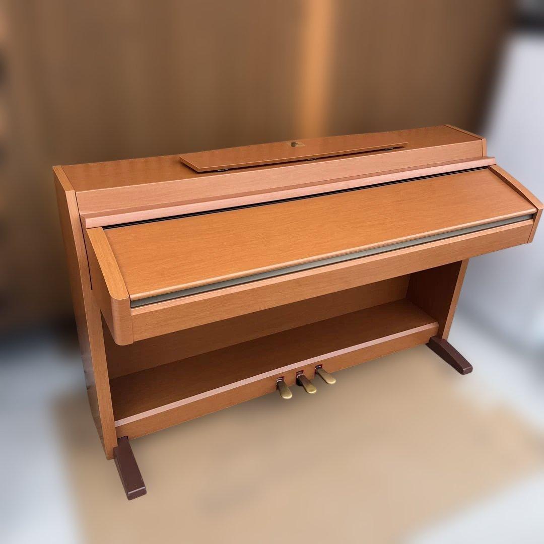 Yamaha Clavinova 木目調 3ペダル付き　CLP-230