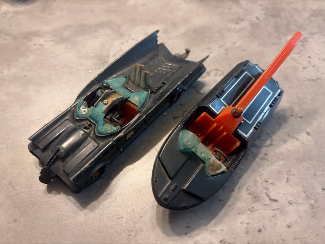 CORGI TOYS BATMAN バットマン バットモービル バットマンカー Amazon | コーギー 1/46 バットモービル バットマン ＆ロビン 1966
