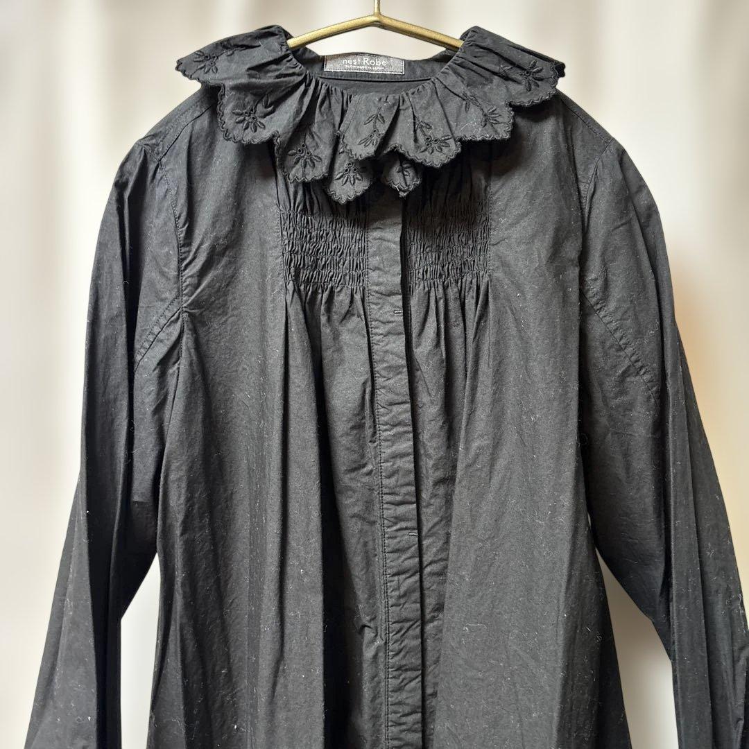 nest Robe ネストローブ フリル カラー 袖口 黒シャツ ブラウス