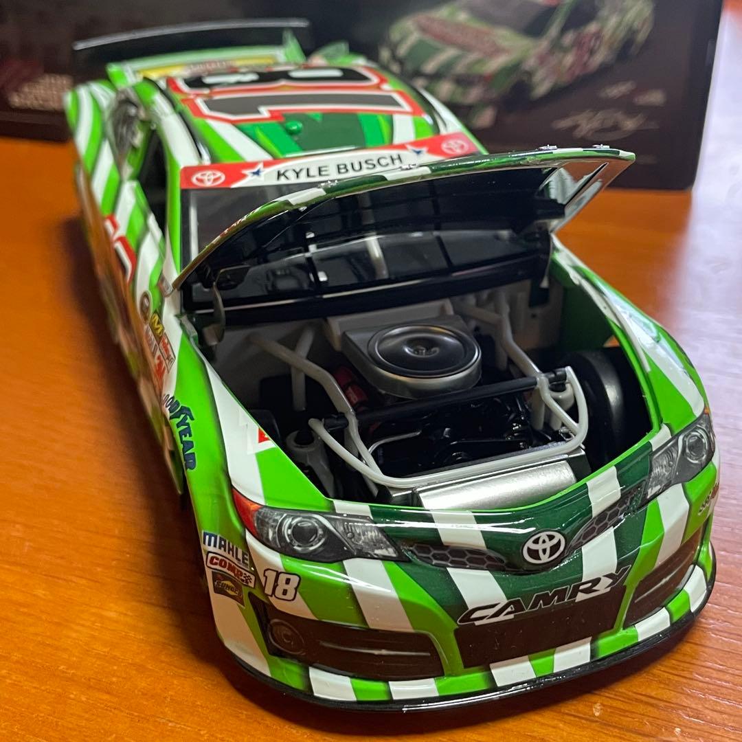 ナスカー 1/24 カイルブッシュ インターステート オールバッテリー 2014