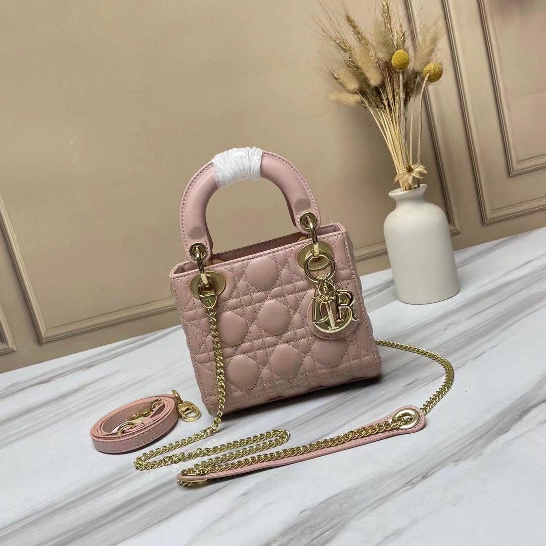 年末年始価格【実写画像】 ロゴ キルティングミニバッグ ピンク