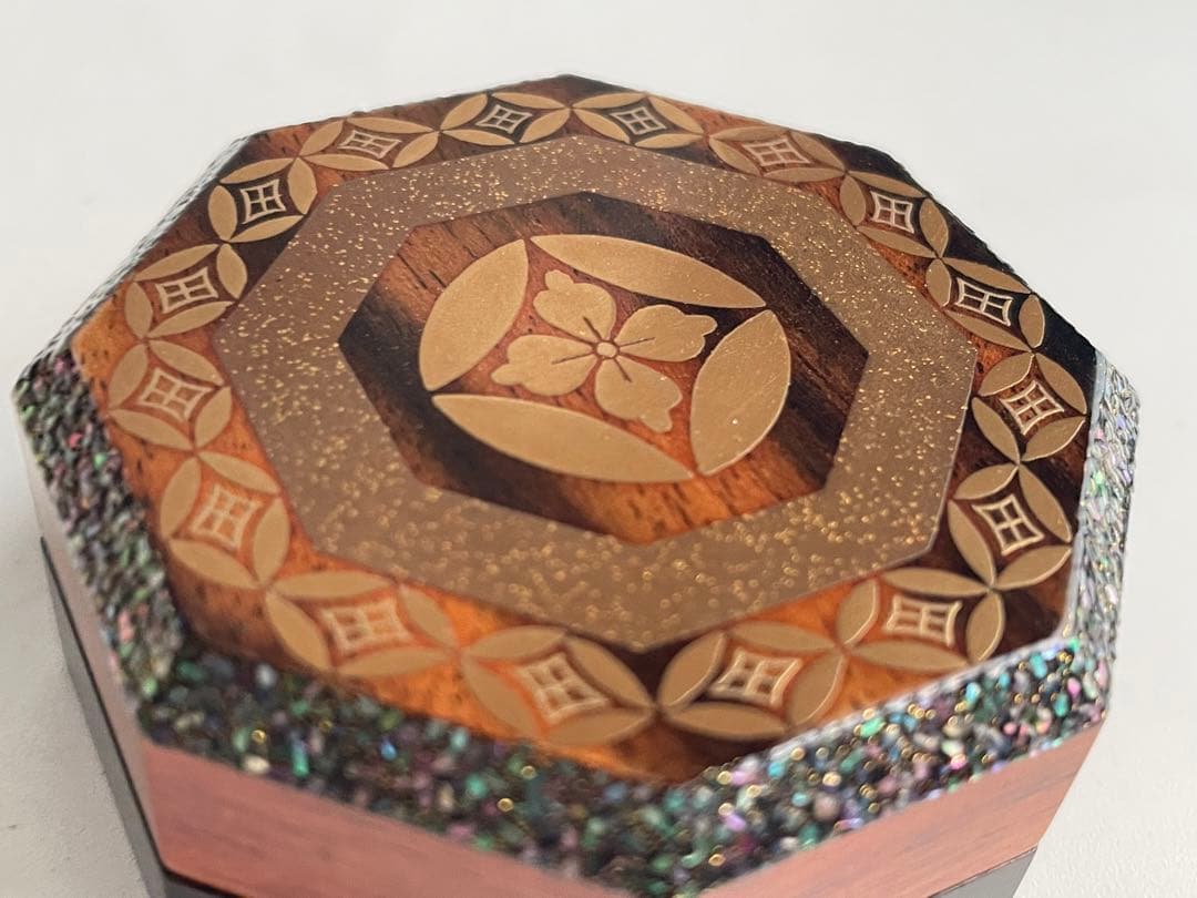 茶道具 茶平一斎 七宝八角香合 黒柿 木地香合 共箱 輪島塗 螺鈿 漆器