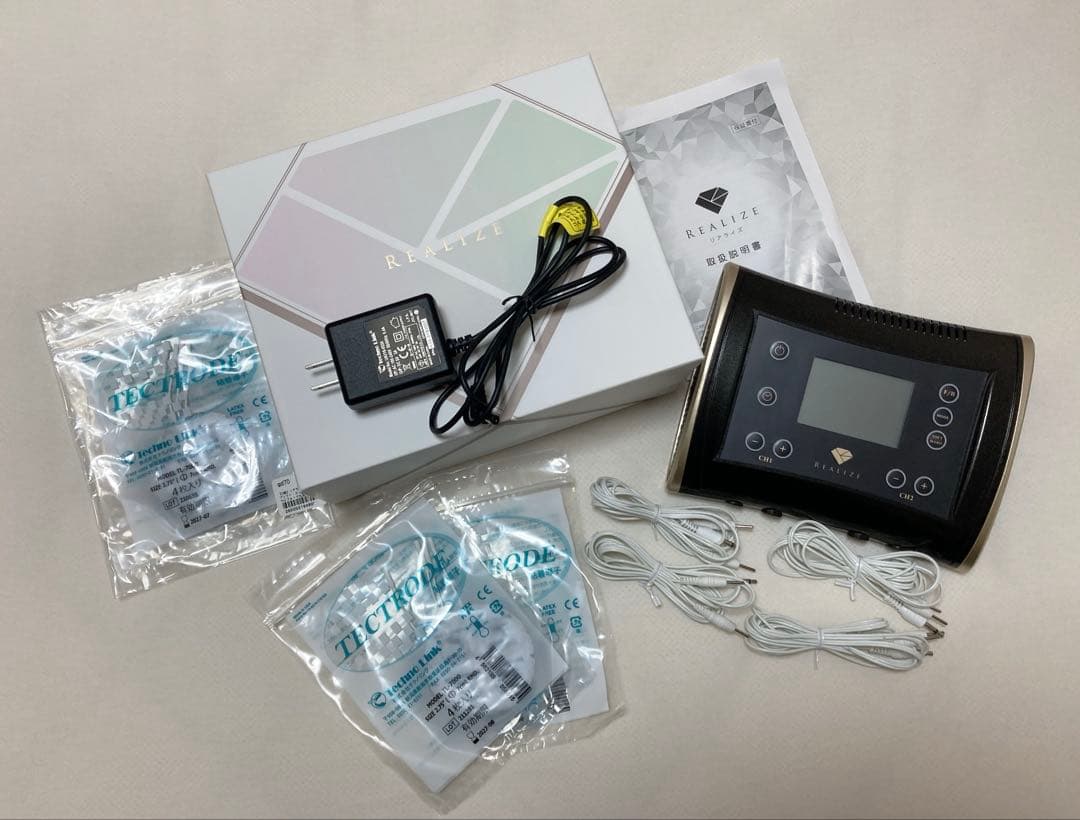 かぴ（美品/パッド付き）リアライズ　スリムビューティハウス