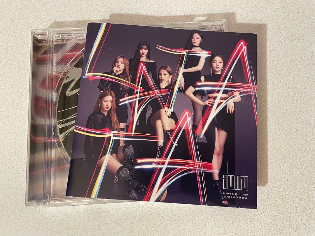 (G)I-DLE / LATATA 初回限定盤B CD+フォトブック　サイン入り