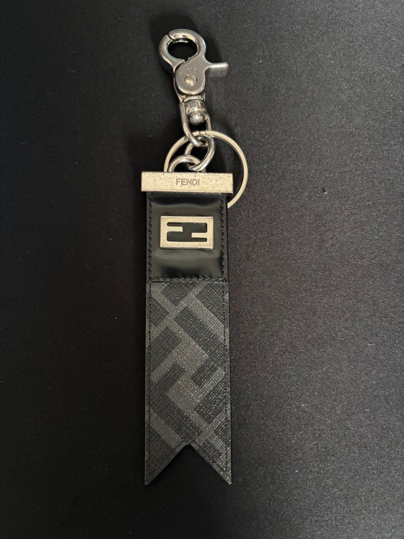 FENDI キーホルダー ブラック FENDI - 新品 フェンディ FENDI キーホルダー オーロック ブラックの