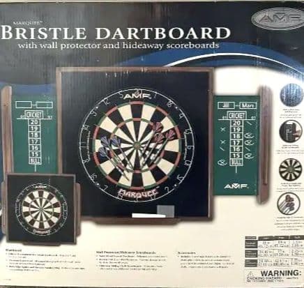新品ブリストルダーツボード ウォールプロテクターハイドアウェイスコアボード付