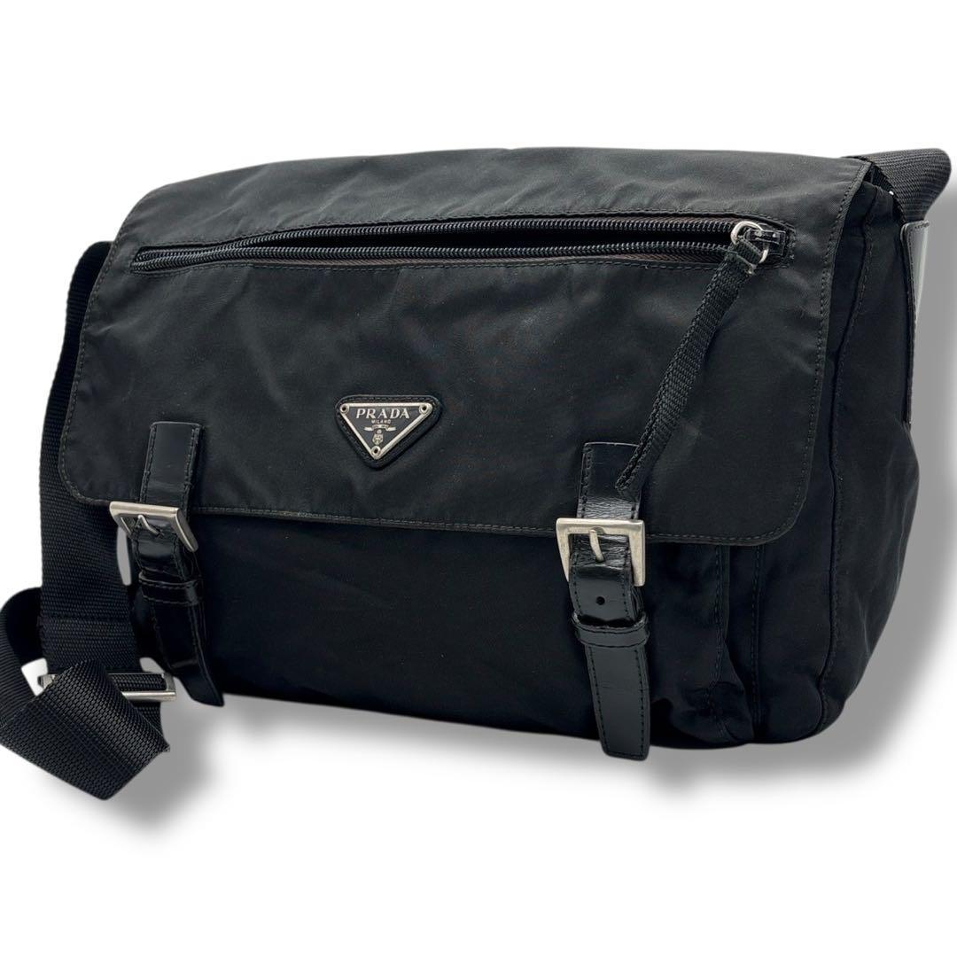 プラダ　メッセンジャーバッグ　ショルダーバッグ　三角ロゴ　白タグ　ブラック