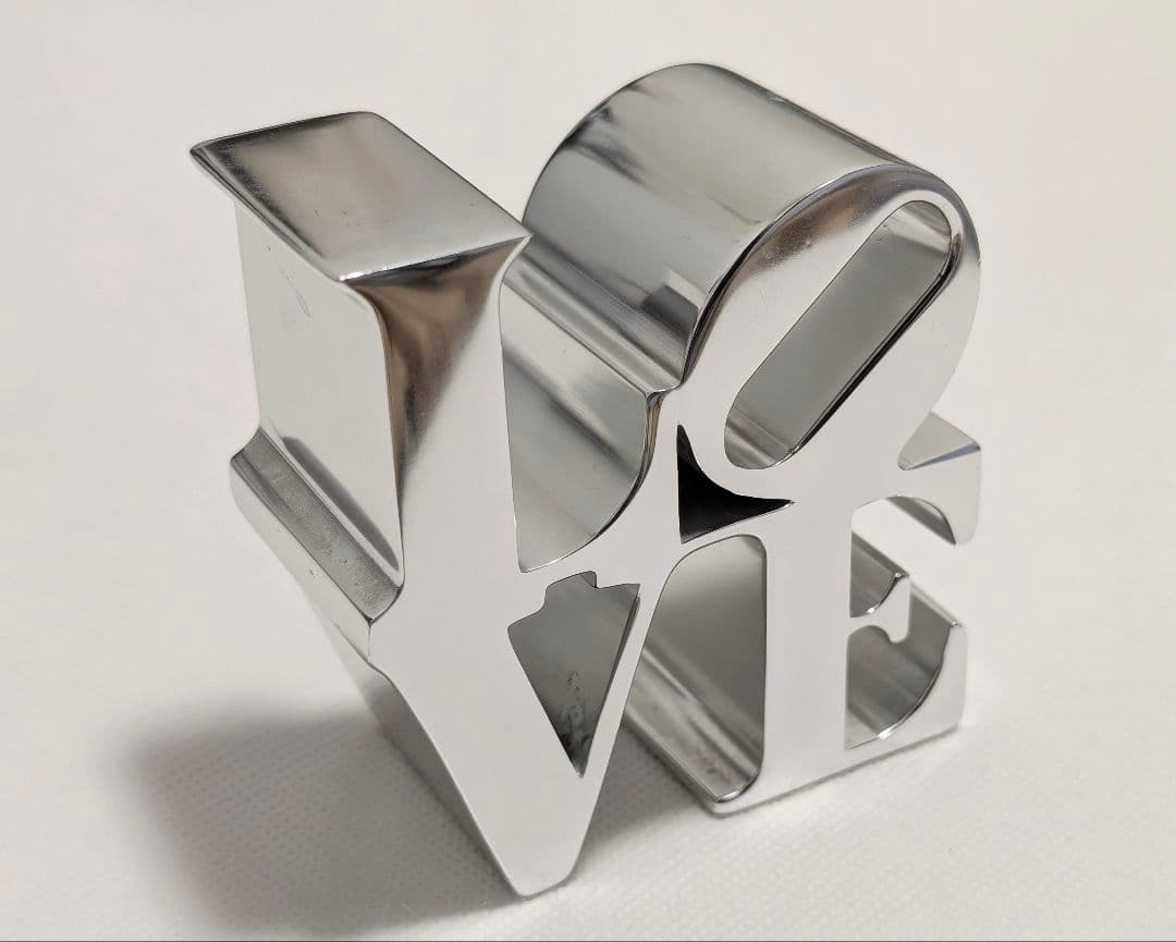 ロバート・インディアナ LOVE Robert Indiana アート オブジェ ロバート・インディアナの「LOVE」はどんな作品？日本で作品が観れる