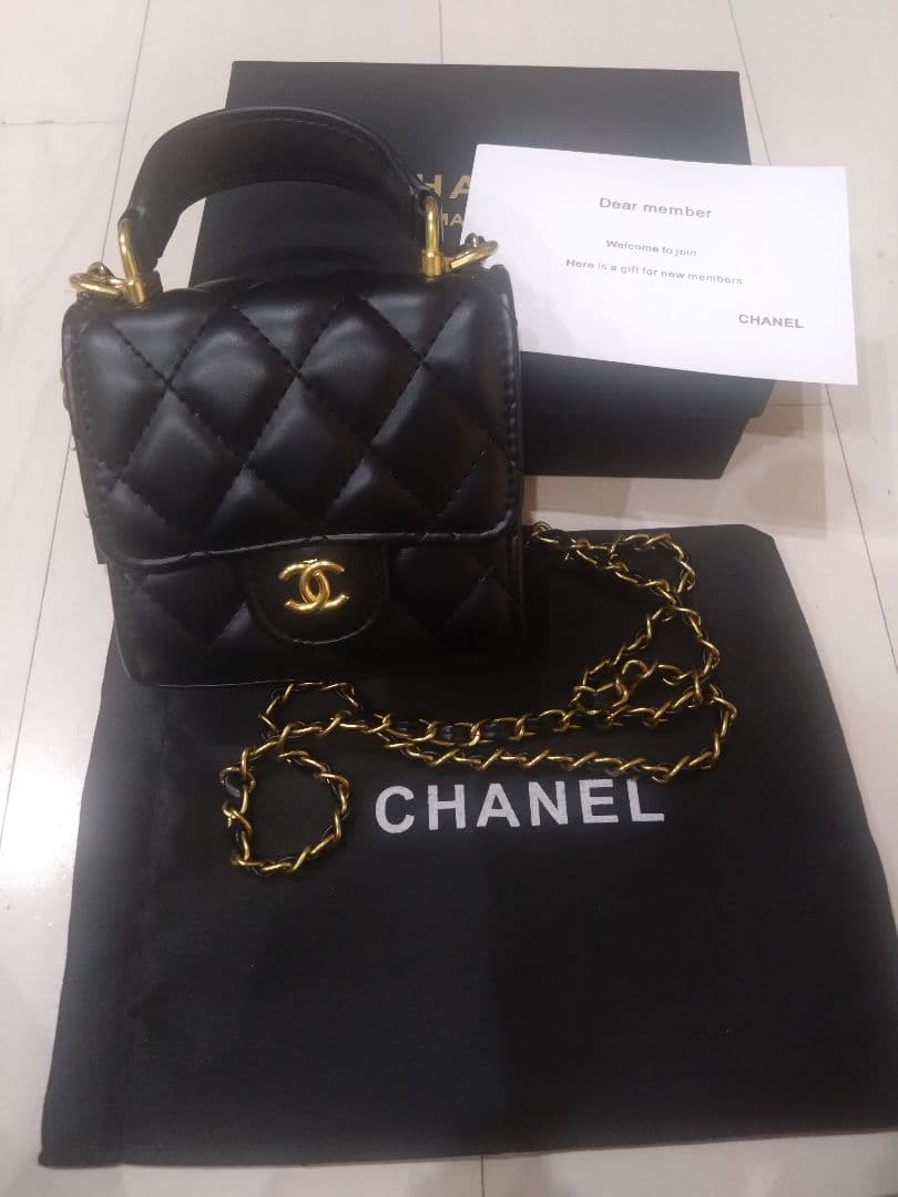 新品未使用★CHANEL ノベルティミニ チェーンバッグ 新品 CHANEL シャネル ノベルティ ショルダーバッグ ミラー付き