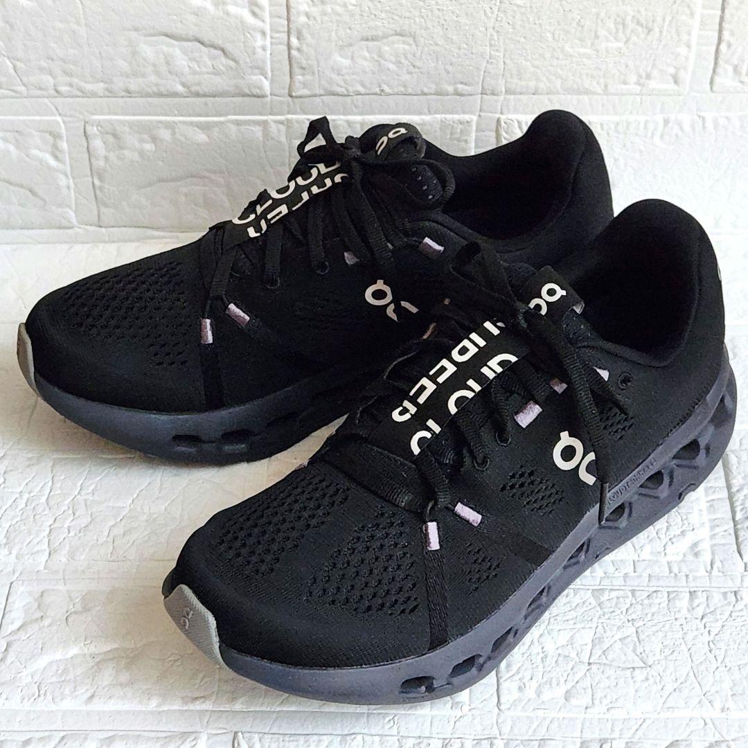 【人気美品✨】On CIoudsurfer スニーカー 黒 25.5cm 厚底