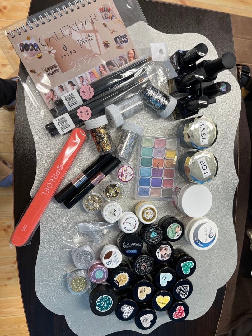 クリアジェルからアートまでできるネイル商品