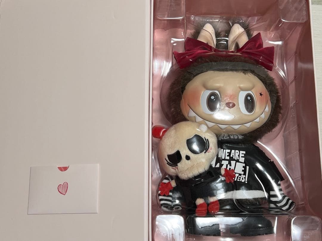 最安値】POPMART labubu(ラブブ)バレンタイン限定 大きいサイズ - メルカリ