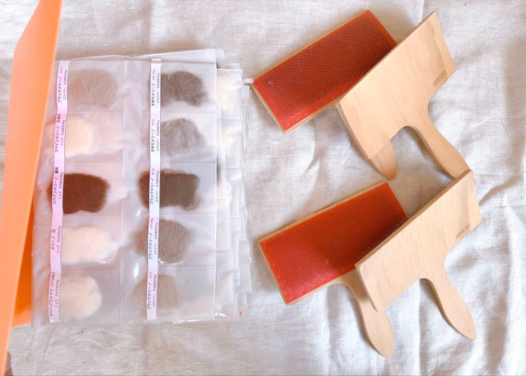 アシュフォード　スチューデントハンドカーダー　③細目と荒目セット＆羊毛見本一覧 楽天市場】アシュフォード・ハンドカーダーS（スモール）細目