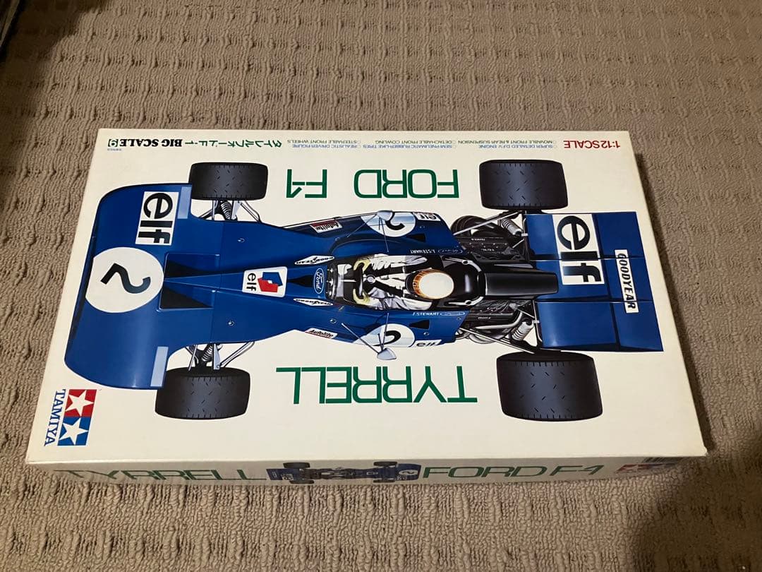 Tamiya Tyrrell Ford F1 1/12スケール Featuring the Tyrrell Ford F1 Tamiya 1/12 - 1/12 Scale Formula One